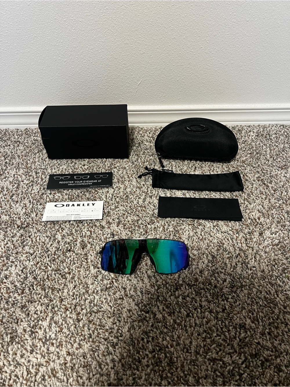 Oakley Sutro TI’s Titanium Frame Polarized Lens